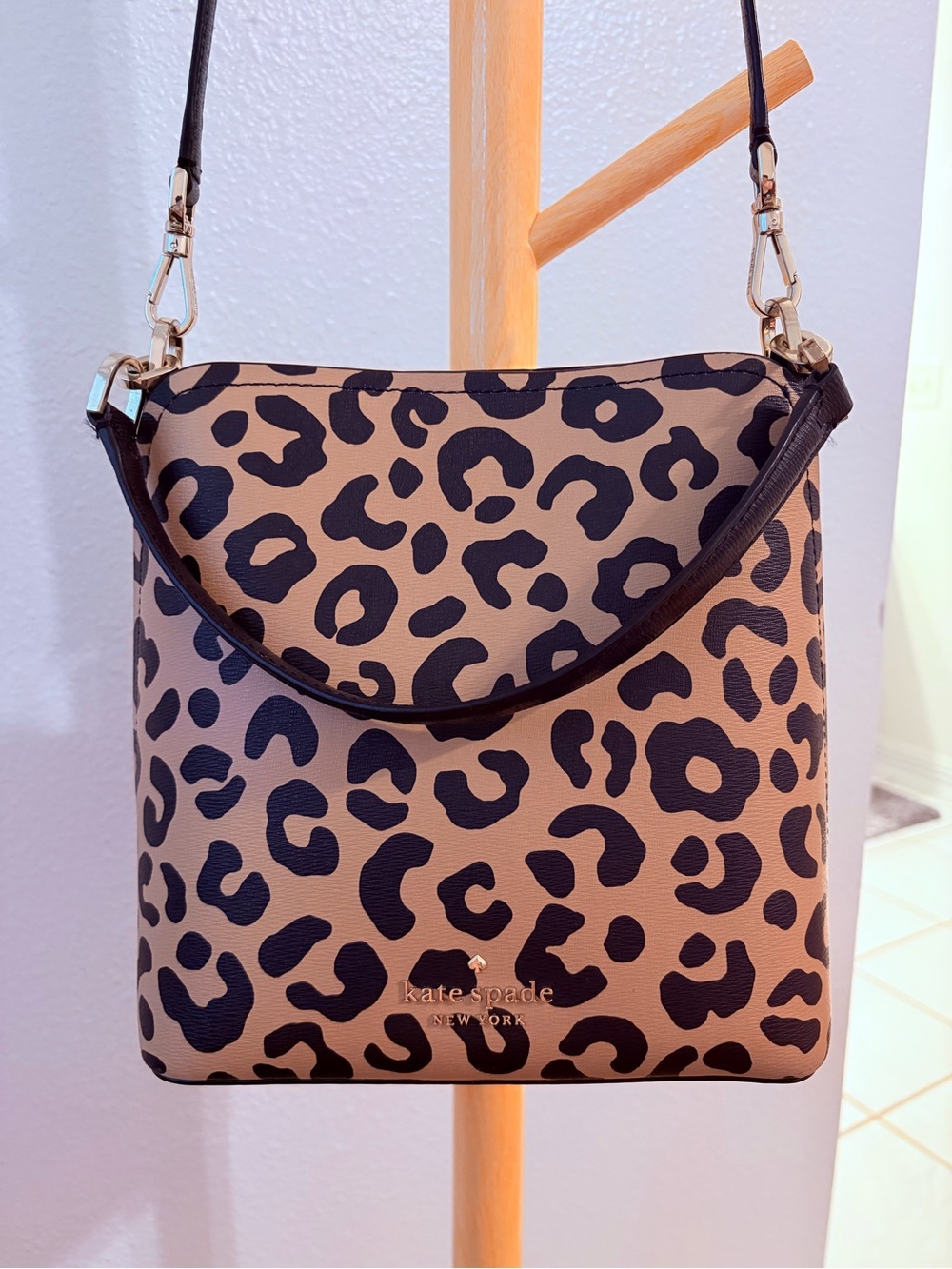 kate spade New York Darcy Graphic Leopard Small Bucket Bag